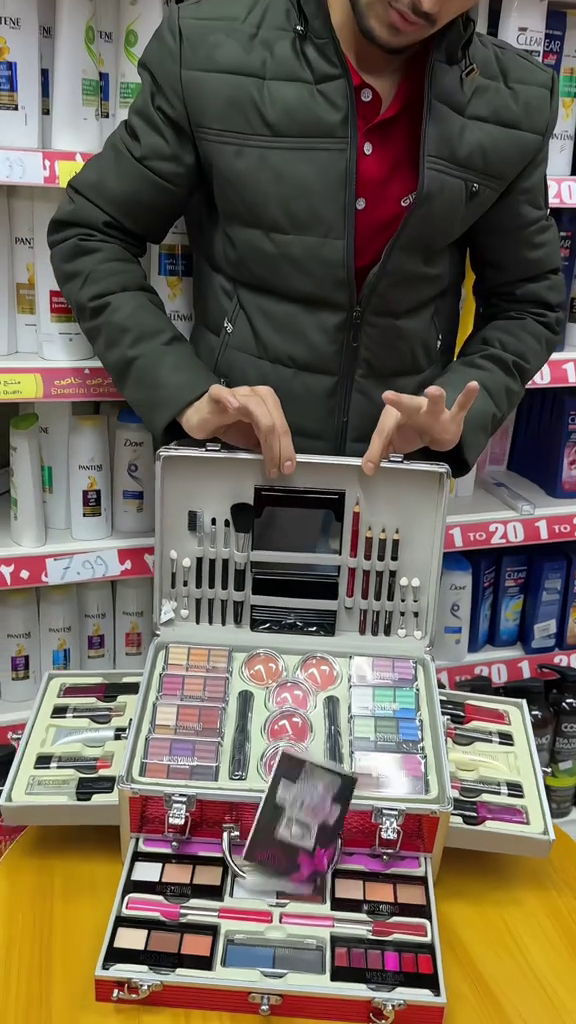 Trendy Premium Make up Kit Portable Box Online (13OCT5) 39 pg3