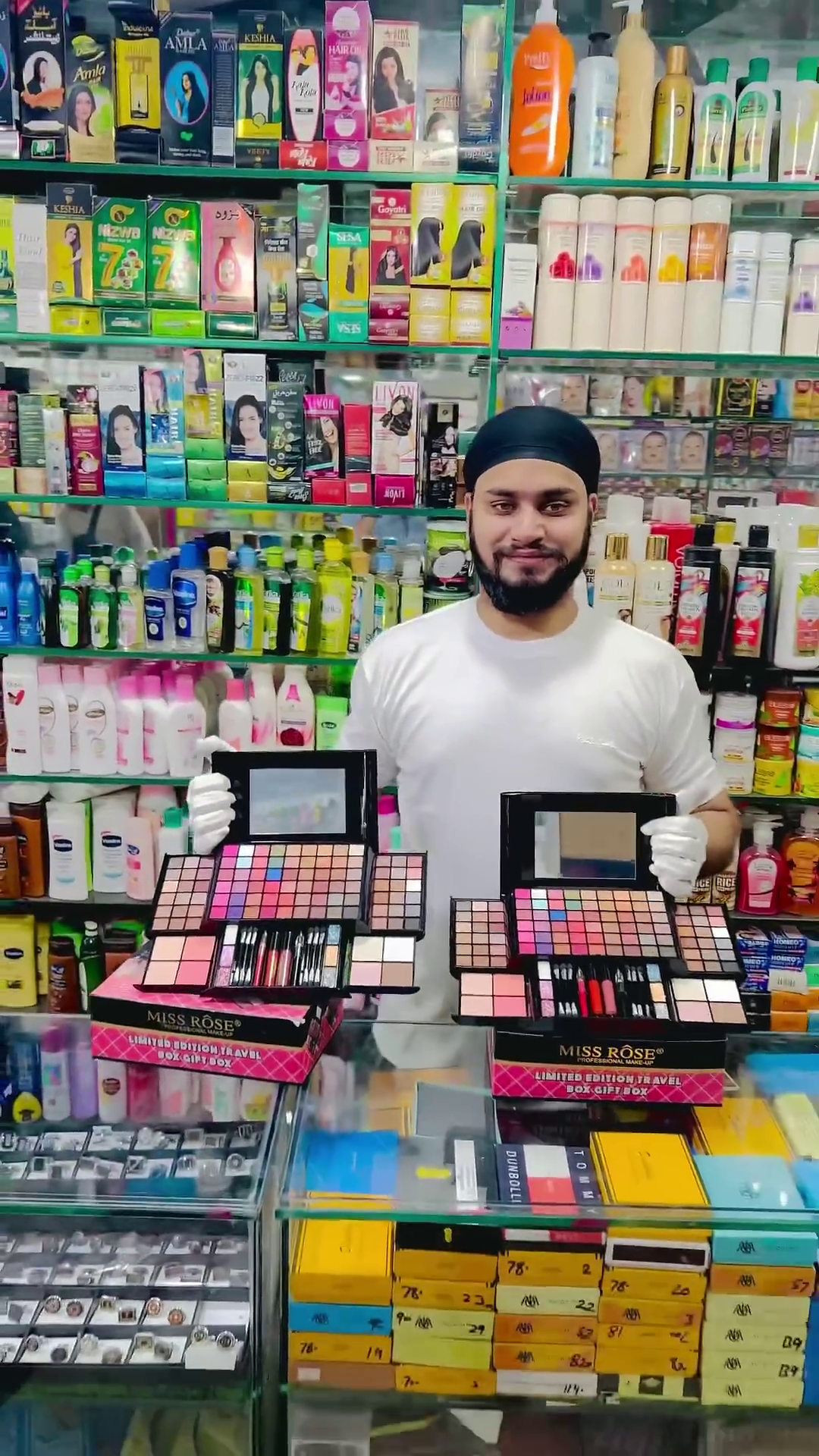 FESTIVAL SALE Vintage Style Makeup Kit with Mirror and Beauty Portable Set ONLY RS39 (19OCT2)