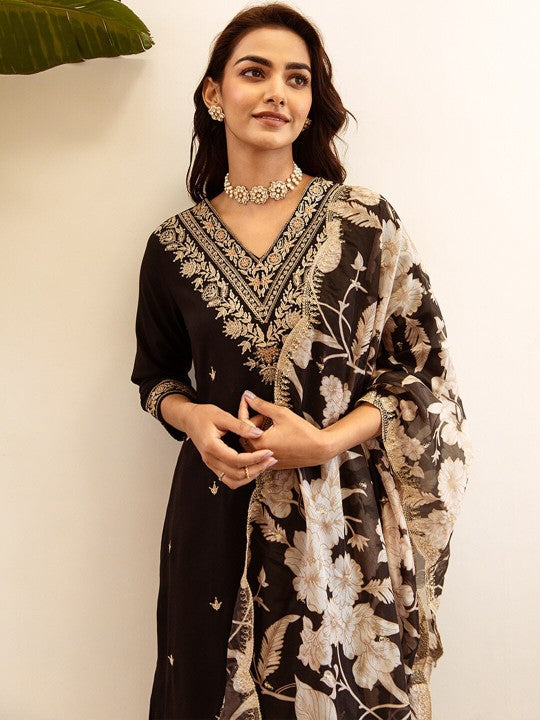 Festive Ethnic Motifs Embroidered Regular Thread Work Kurta with Salwar & Dupatta