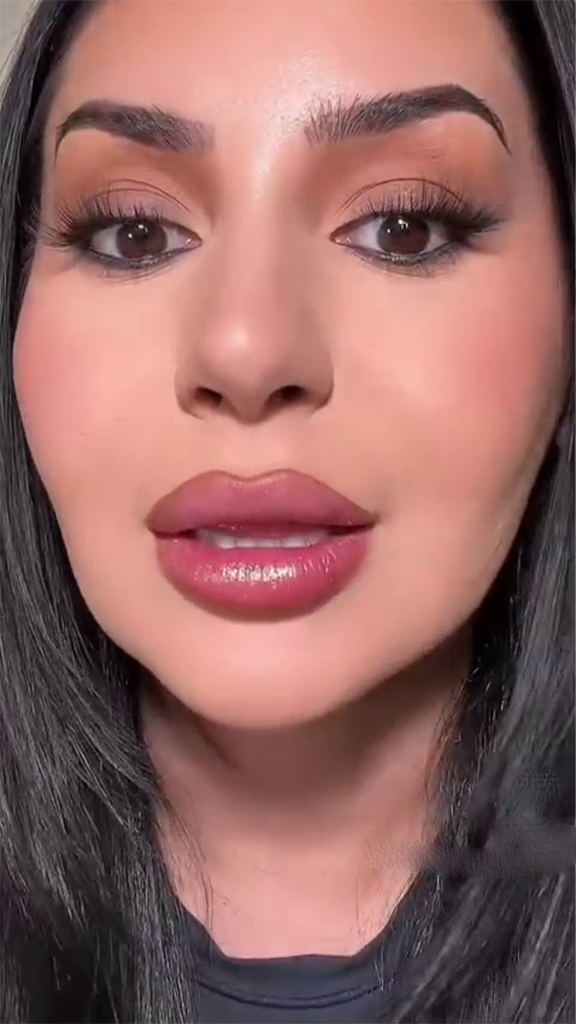 Glitter Nude Luxe Lipstick SNK SL1 17JAN2