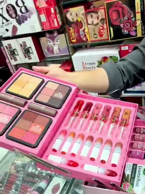 MD Pro Fantasy All-in-One Makeup Kit SNK SL9 13JAN9