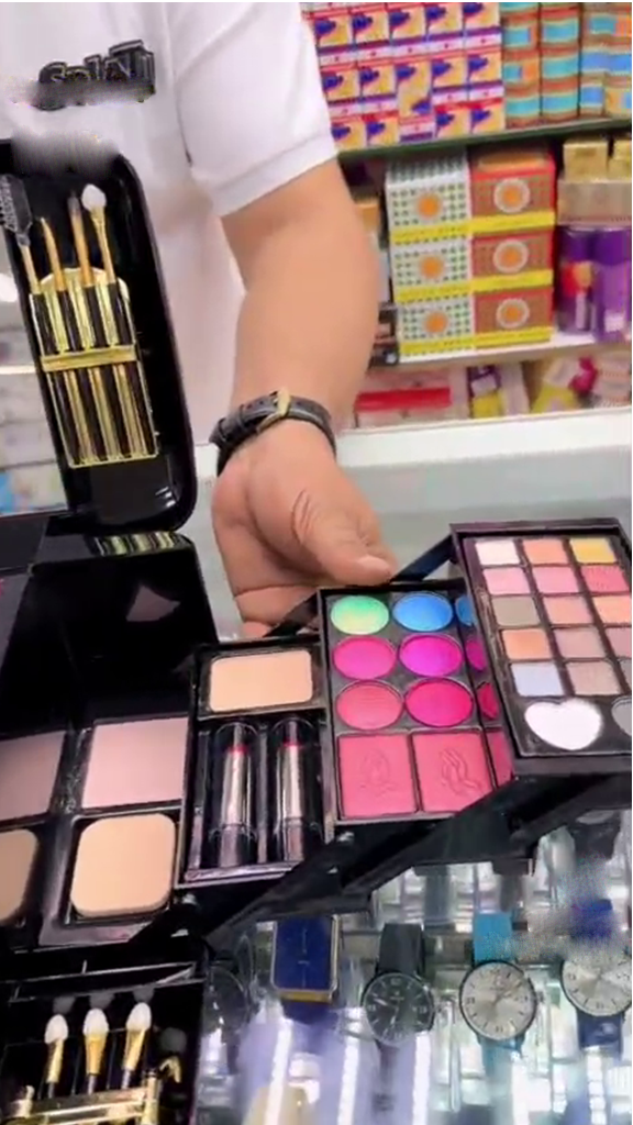 GlamPro All-in-One Makeup Vanity Box SNK SL2 16JAN1
