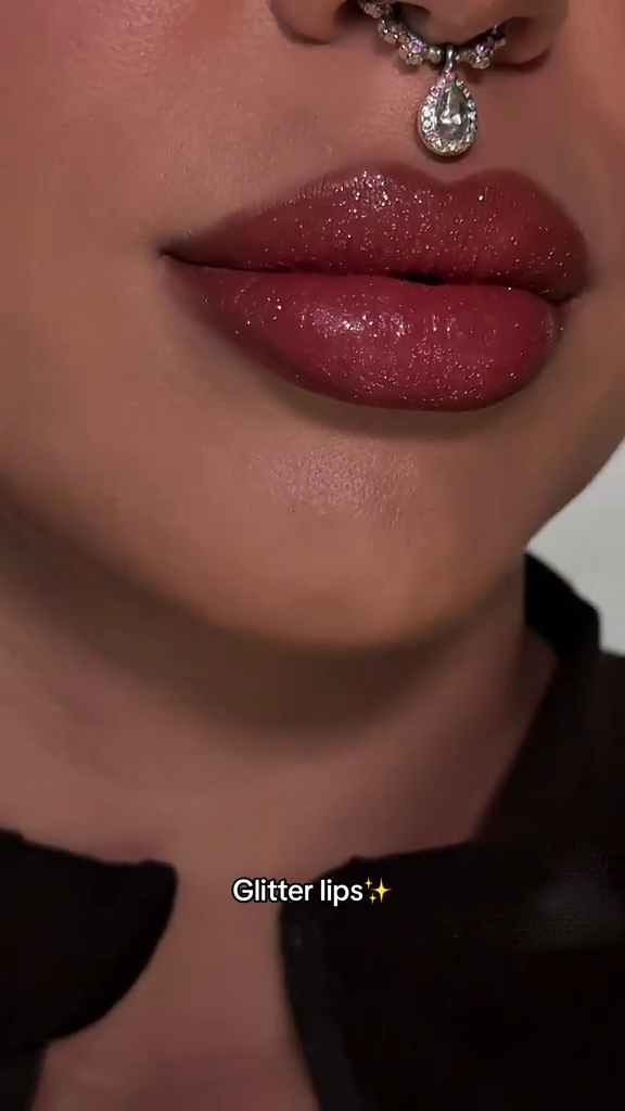 Ruby Spark Glitter Lip Topper SNK SL1 17JAN4