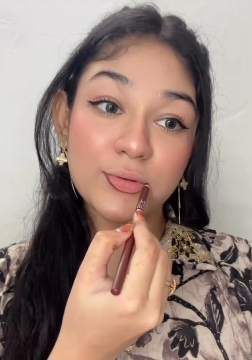 New Trending Lipstic at low rate 5JAN1 SL1