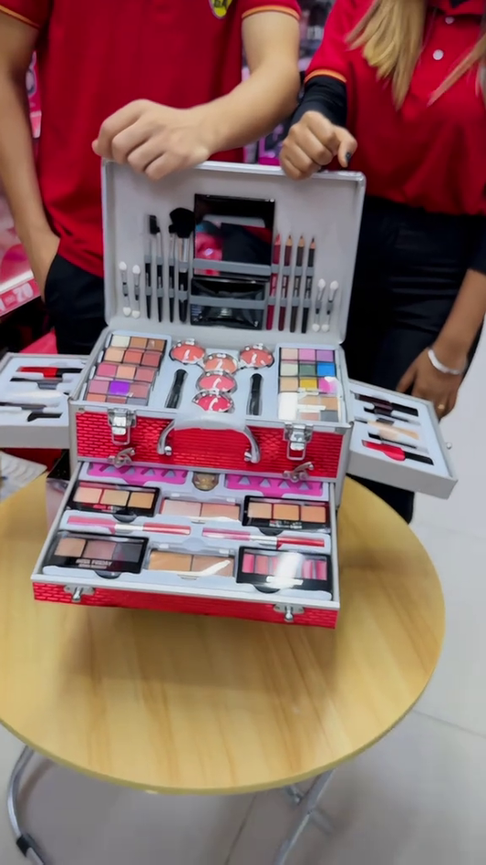 Snowy Season Offer ❄️ Portable Makeup Kit with Mirror – Stylish & Handy (2dec3) (Copy)