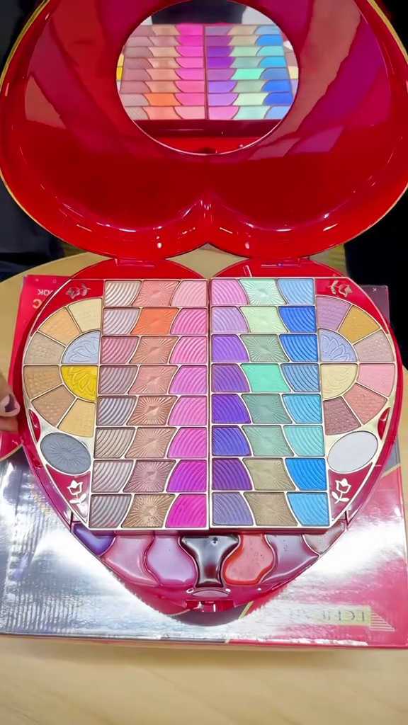 Winter Beauty Box ✨ Stylish Makeup Kit + Mirror – Travel Friendly (2dec6) (Copy)