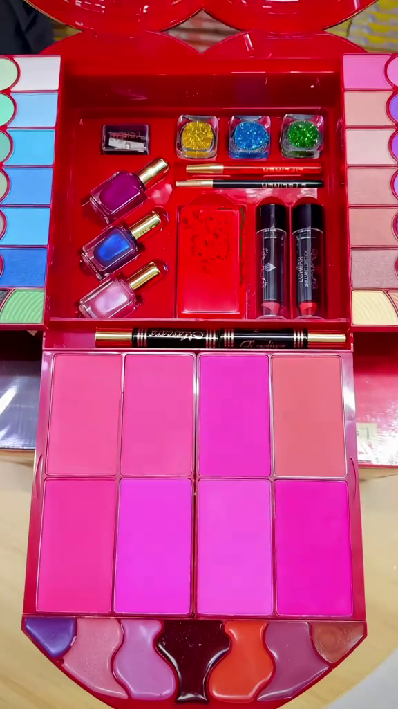 Winter Beauty Box ✨ Stylish Makeup Kit + Mirror – Travel Friendly (2dec6) (Copy)