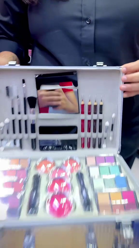 Hot Winter Sale 🔥 Compact Mirror Makeup Kit – Beauty On the Go  (2dec7) (Copy)