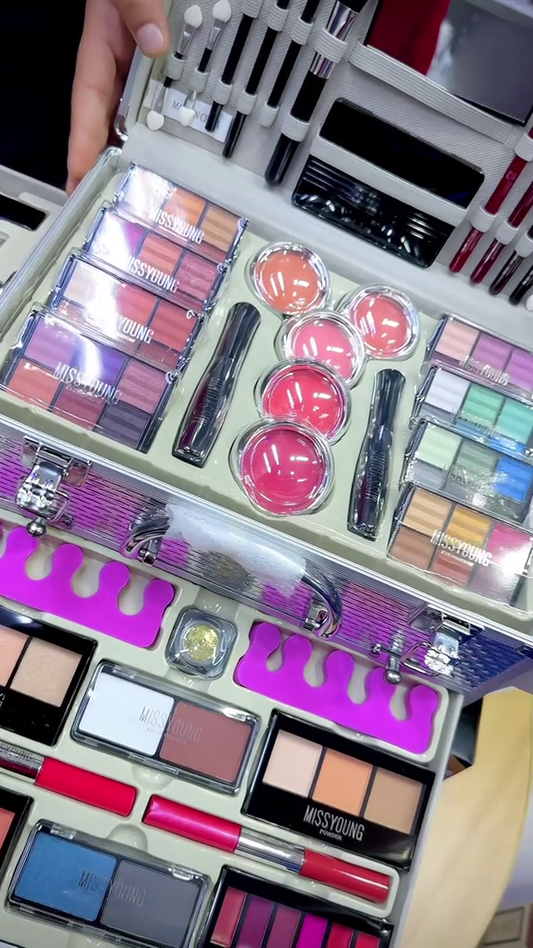 Hot Winter Sale 🔥 Compact Mirror Makeup Kit – Beauty On the Go  (2dec7) (Copy)