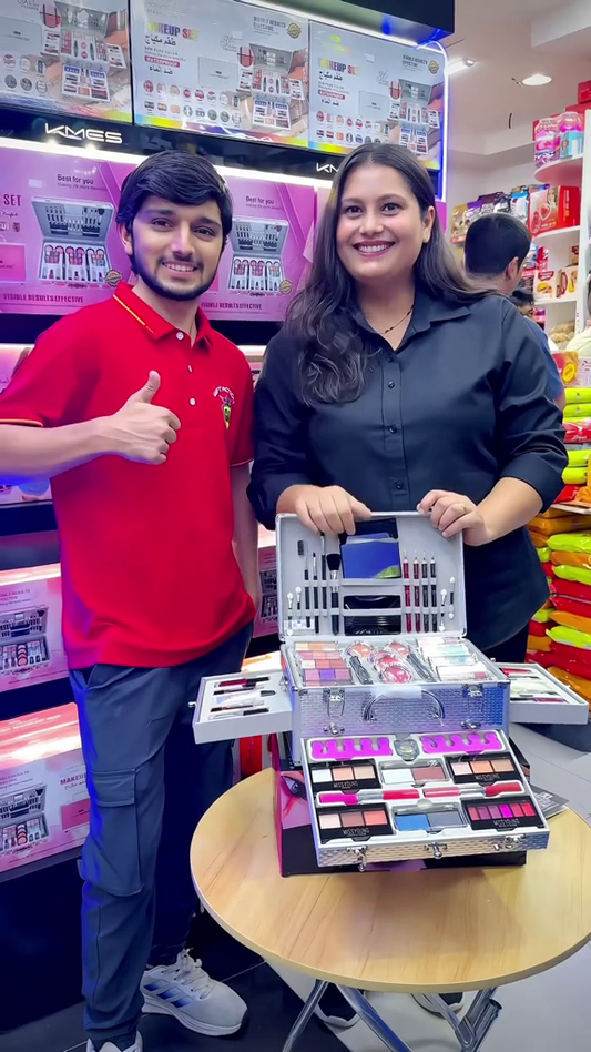 Hot Winter Sale 🔥 Compact Mirror Makeup Kit – Beauty On the Go  (2dec7)