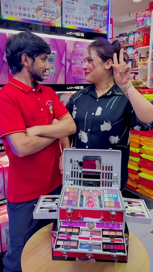 Glow in Winter ✨ Portable Makeup Kit + Mirror – Limited Sale (2dec9)