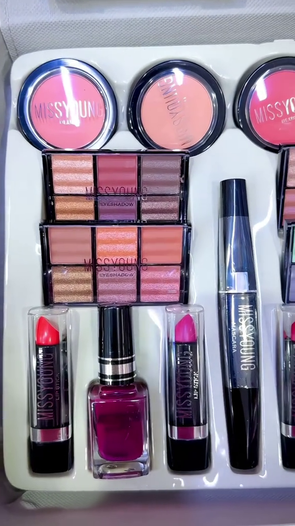 Winter Sale ✨ Stylish Makeup Kit with Mirror – Portable Beauty Set (2dec1) (Copy)